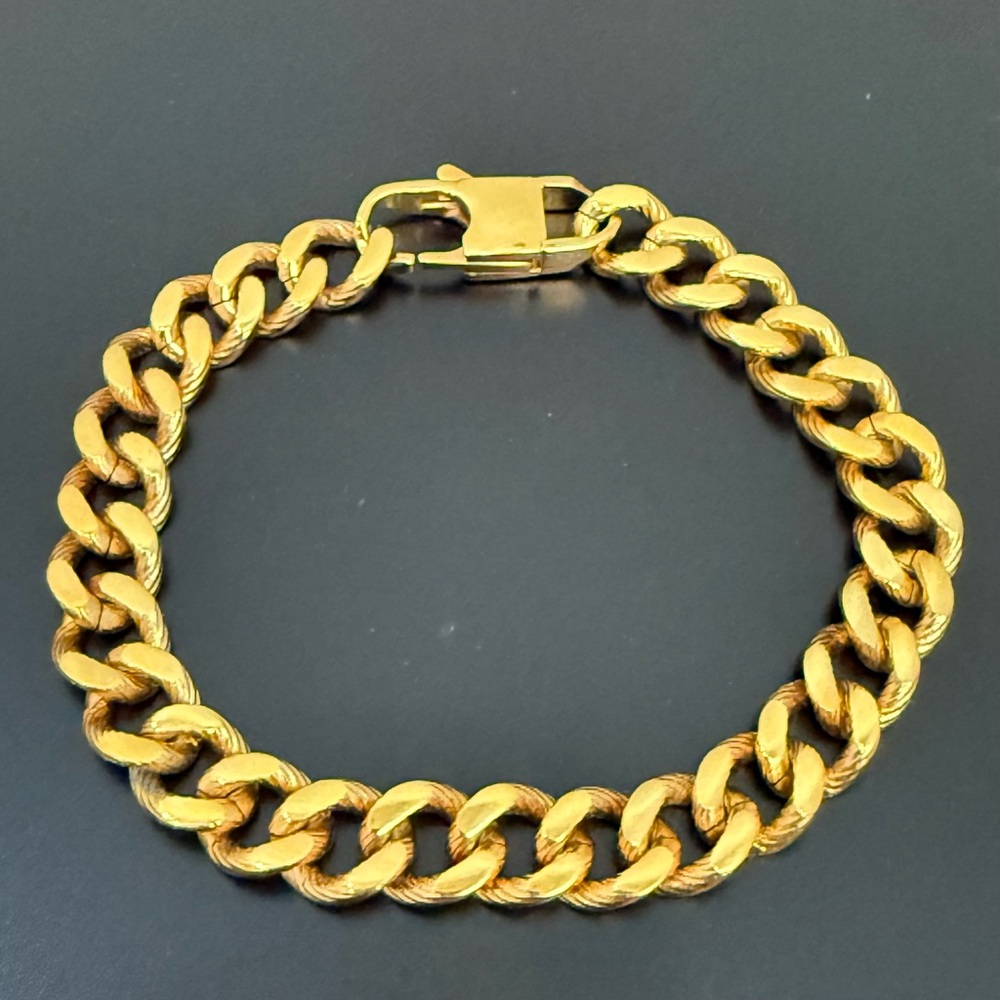Gold-tone Stainless Steel 10mm Curb Cuban Link Chain 8.5” Unisex Bracelet 28g.
